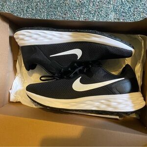 Nike revolution 6 WIDE